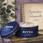 crème nivea bleu avis dermato sur étagère salle de bain