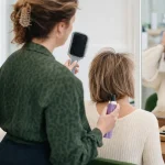 Coiffure cheveux fins : volume avec carré flou et pixie cut en salon